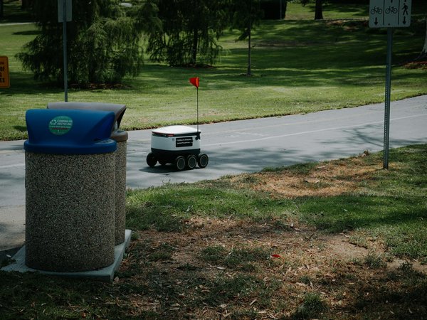 Quels sont les avantages des switches réseau PoE pour une infrastructure de bureau?